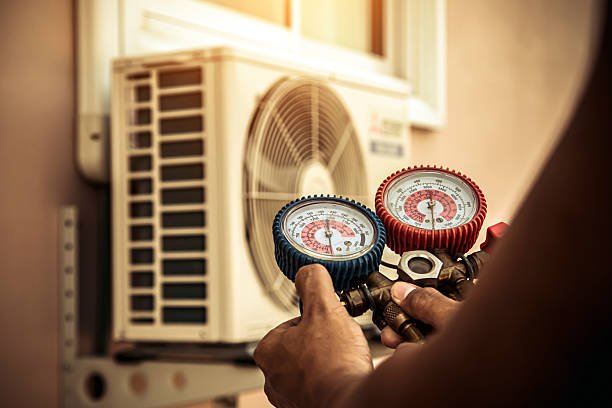 Professional Ac Installation technician working in Villa Park, CA